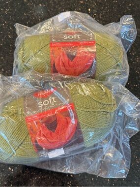 Red Heart Soft Yarn Leaf Green Lot of 2 Medium Weight #4 Acrylic 256 yd Each